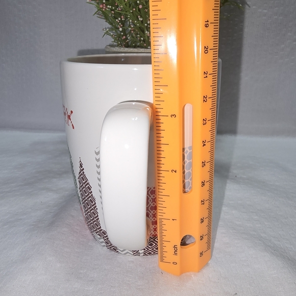 New York Cityscape Mug - Red, Green, Blue - Picture 4 of 6